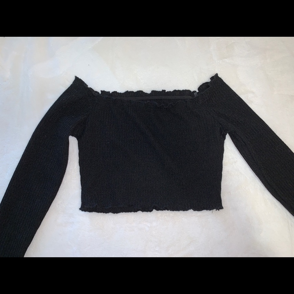 Cropped off the shoulder long sleeve